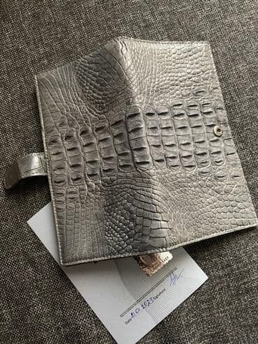 портмоне ручной работы: Кошелек из кожи крокодила. Новый. С сертификатом. Стильный и красивый — 2