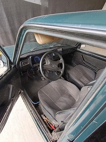 радар авто: ВАЗ (ЛАДА) 2107: 2005 г., 1.6 л, Кол менен иштөөчү, Бензин — 6