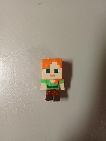 Коллекционная мини-фигурка персонажа из вселенной Minecraft — Алекс