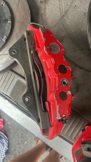 гидравлический тормоз: Тормозной комплект Brembo (передняя ось) Состав: - 2 передних — 3