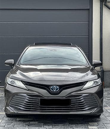 Toyota Camry: 2019 г., 2.5 л, Автомат, Гибрид, Седан