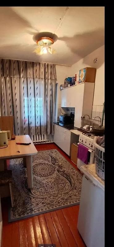 үй квартира: 60 м², 3 бөлмө, Забор, тосулган — 1