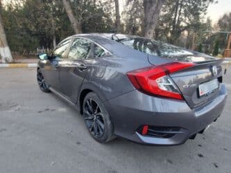 с связи с переездом: Honda Civic: 2019 г., 2 л, Вариатор, Бензин, Седан — 5