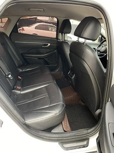 салон красоты сдаю: Срочно ‼️ Hyundai Sonata DN8 2020 года 2.0 газ Кузов и экстерьер: - — 3