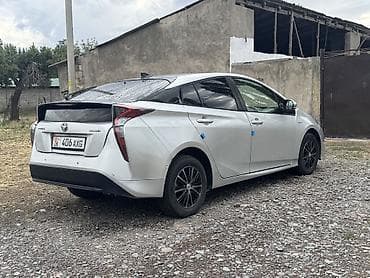 кел кел: Toyota Prius: 2017 г., 1.8 л, Робот, Гибрид, Хетчбек — 3
