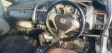 honda git: Honda Fit: 2004 г., 1.3 л, Автомат, Бензин, Хэтчбэк — 4