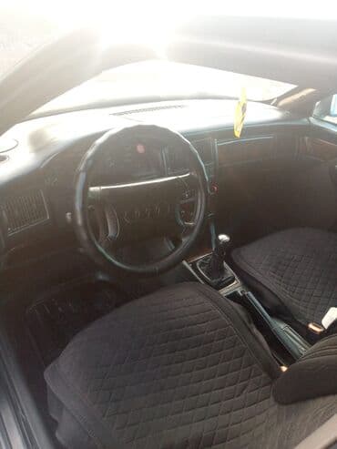 Audi 80: 1994 г., 2 л, Механика, Бензин, Седан