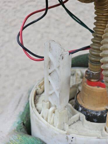 стенд для чистки дизельных форсунок: Бензонасос Ford 2005 г., Б/у, Оригинал, Германия — 3