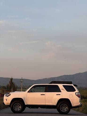 бампер на 4runner: Toyota 4Runner: 2021 г., 4 л, Автомат, Бензин, Внедорожник — 6