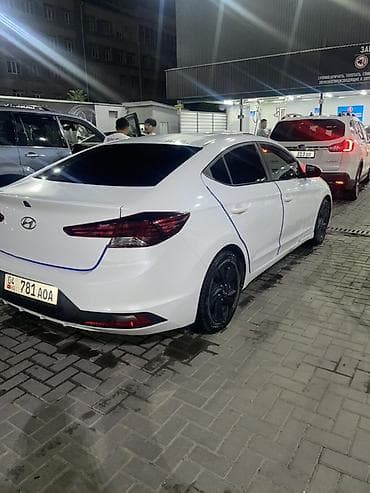 subaru outback 2013: Hyundai Elantra: 2018 г., 2 л, Бензин, Седан — 5