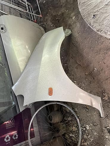 mers 212: Крыло и дверь от Honda Stream золотистого цвета Крыло белое от ЦРВ — 1