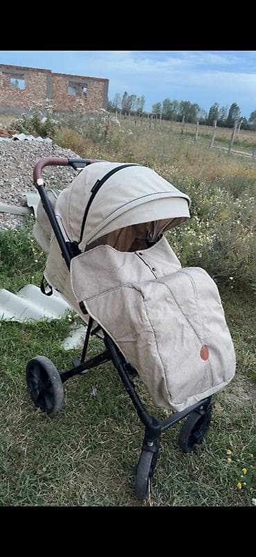 кофта юпка: Прогулочная коляска с большим капюшоном и аксессуарами - Тип — 5