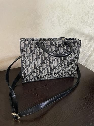 Классическая сумка, Dior, Материал: Комбинированный материал, Жёсткая конструкция, Застежка на молнии, Женские, Б/у