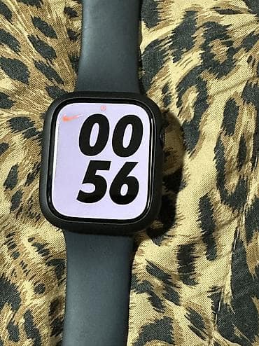 Apple Watch: Продаю Apple Watch 7 серии 45мм состояние дисплея идеальное,а по — 4