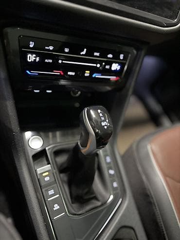 машина в токмаке: Volkswagen Tiguan: 2022 г., 2 л, Автомат, Бензин, Кроссовер — 9