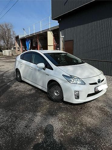 шпаклёвка на авто: Toyota Prius: 2010 г., 1.8 л, Вариатор, Гибрид, Хэтчбэк — 1
