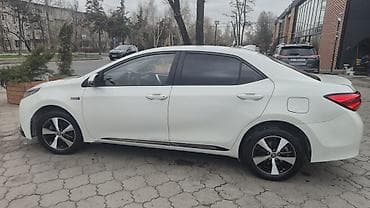 nissan cefiro 2 5: Toyota Corolla: 2019 г., 1.8 л, Вариатор, Гибрид, Седан — 3