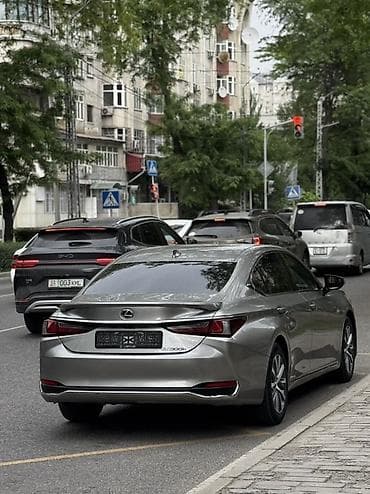 toyota 50: Lexus ES: 2019 г., 2.5 л, Автомат, Гибрид, Седан — 3
