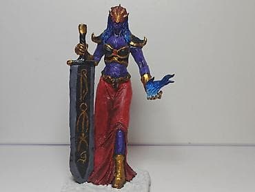 Велозапчасти: Фигурка фэнтези-героини с мечом и магическим пламенем - Ручная — 1