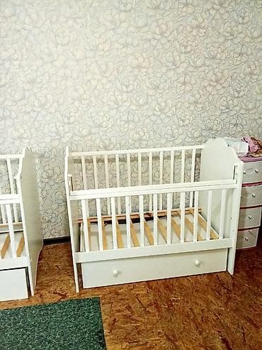 мебель кресла: Детская кроватка с маятниковым механизмом, белая детская кровать — 2