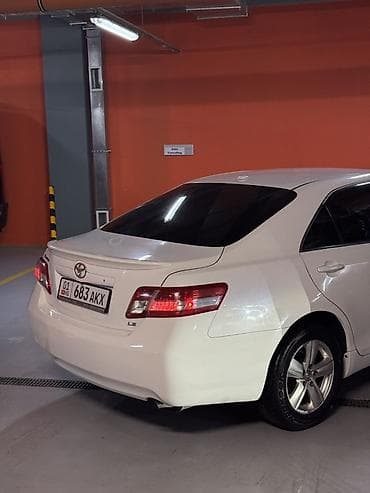 2011: Toyota Camry: 2011 г., 2.5 л, Бензин, Седан — 6
