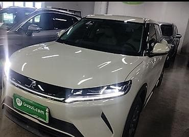 св: BYD Yuan Up: 2025 г., 0.1 л, Автомат, Электромобиль, Кроссовер — 1