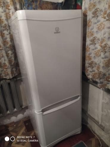 xbox 3 0: Холодильник Indesit, Б/у, Двухкамерный, De frost (капельный) — 2