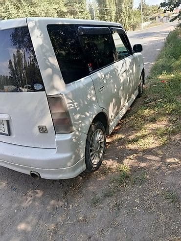 mini cooper: Toyota bB: 2004 г., 1.3 л, Автомат, Бензин, Минивэн — 5