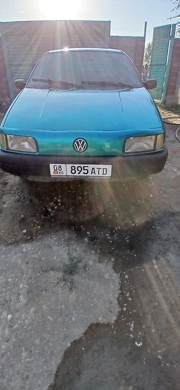 Volkswagen Passat: 1991 г., 1.8 л, Механика, Бензин, Седан