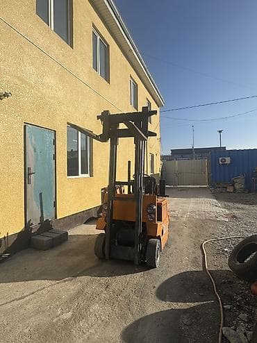 Транспорт: Погрузчик, 1996 г., Вилочный — 1