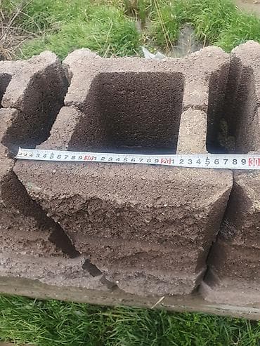 Пескоблок: 169 шт рваный пескоьлок, 30 шт красная тумба,новые — 8