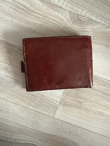 pull and beer: Мужской кожаный кошелек из гладкой коричневой кожи. Особенности: - — 2