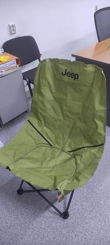 Складное кемпинговое кресло бренда Jeep. Основные характеристики