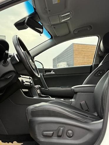 б в: Kia Sportage: 2019 г., 2 л, Автомат, Дизель, Кроссовер — 10