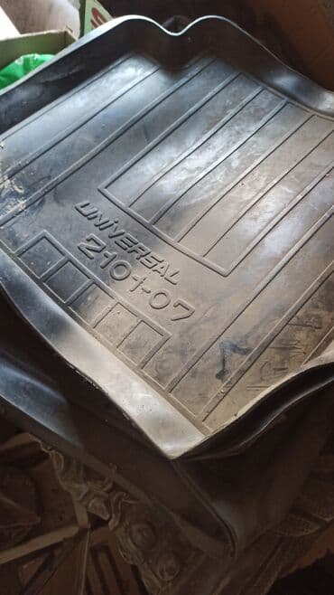 Салон үчүн аксессуарлар: Продаю коврики стояли на Ауди с4 . универсальные подойдут для всех — 1