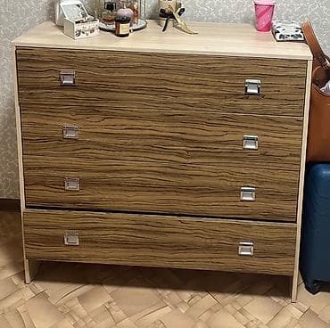 bed table: Комод с 4 выдвижными ящиками - Корпус: светлый древесный декор — 1