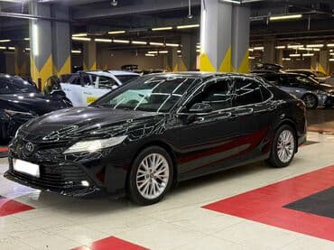 срочно продам авто в связи с переездом: Toyota Camry: 2020 г., 2.5 л, Автомат, Бензиновая, Седан — 2