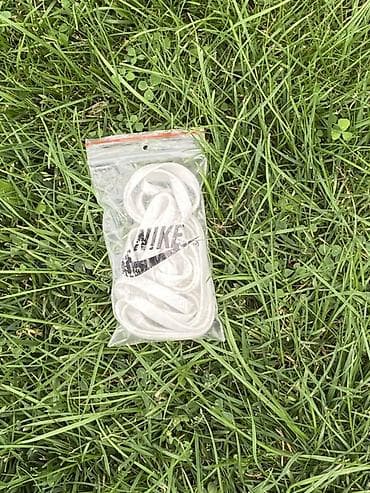 берць: Белые шнурки для кроссовок Nike в индивидуальном зип‑пакете. - Цвет — 2