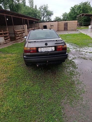 Транспорт: Volkswagen Vento: 1992 г., 2 л, Кол менен иштөөчү, Бензин, Седан — 2