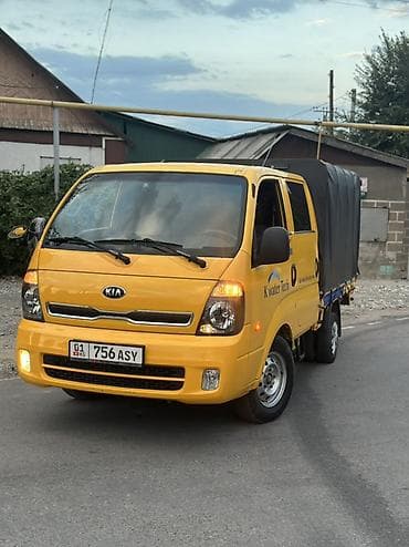 Kia Bongo III (двухрядная кабина) — компактный бортовой грузовик с