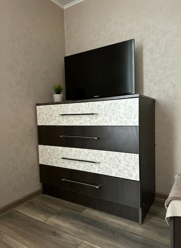 шкаф для посуды бишкек: Спальный гарнитур, Б/у, Комод, ДСП, цвет - Белый — 1