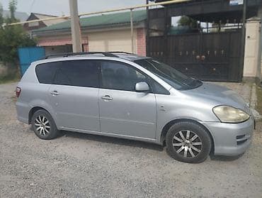 id 4: Toyota Avensis Verso: 2004 г., 2 л, Механика, Дизель, Минивэн — 2
