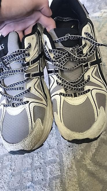 ош жапалак: Эркектердин кроссовкасы, 40.5, Asics, Жаңы, түсү - Боз, Өзү алып кетүү — 1