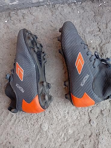 бутсы 43: Футбольные бутсы с шипами FG для натурального газона. размер примерно — 2