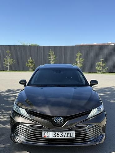 Toyota Camry: 2018 г., 2.5 л, Автомат, Гибрид, Седан