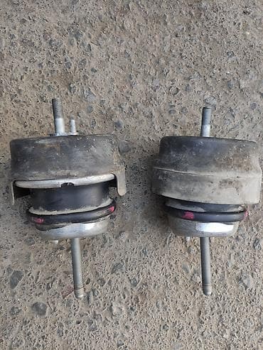 шкивы: Подушка мотора — 1