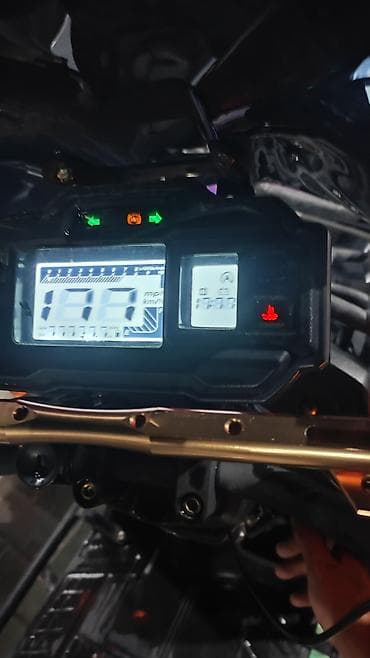 n макси: Макси-скутер Tank, 150 куб. см, Бензин — 3