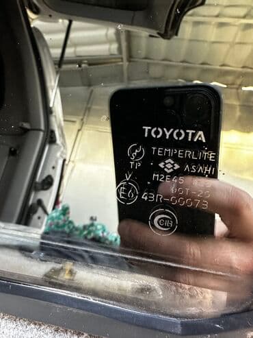 брендовые оригинальные часы: Стекло Заднее левое Toyota, 2003 г., Б/у, Оригинал — 1