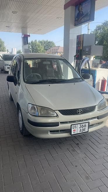 265 40 20: Toyota Yaris Verso: 1997 г., Минивэн — 1