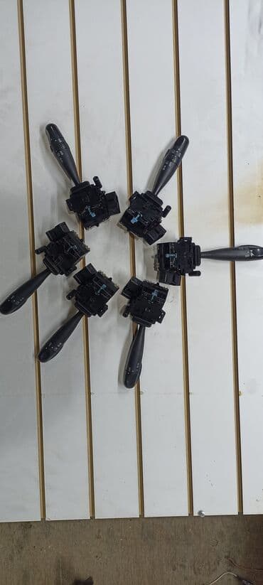 ключател: Toyota 2002 г., Б/у, Оригинал, ОАЭ — 1